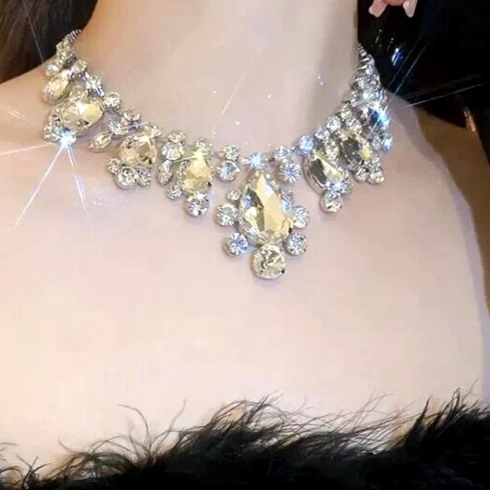 Fabulous rhinestone statement necklace choker NWOT bridal prom pageant wear - Picture 6 of 8